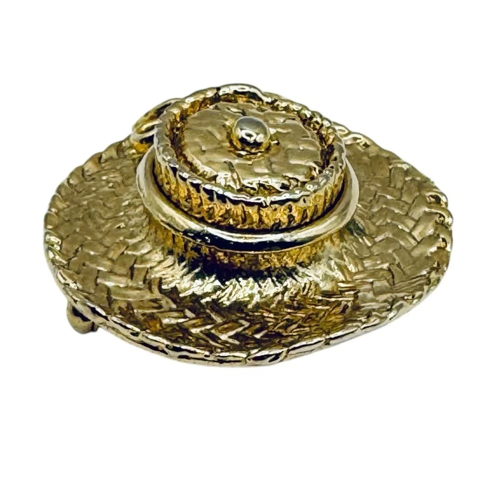 Vintage Gold Tone Straw Hat Brooch Textured Round Statement Pin 2” x 7/8”